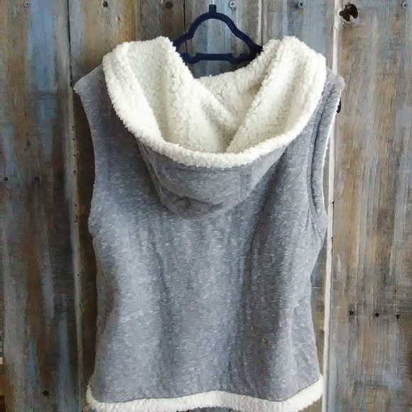 Mudd Vest 10/12 - Picture 3 of 3